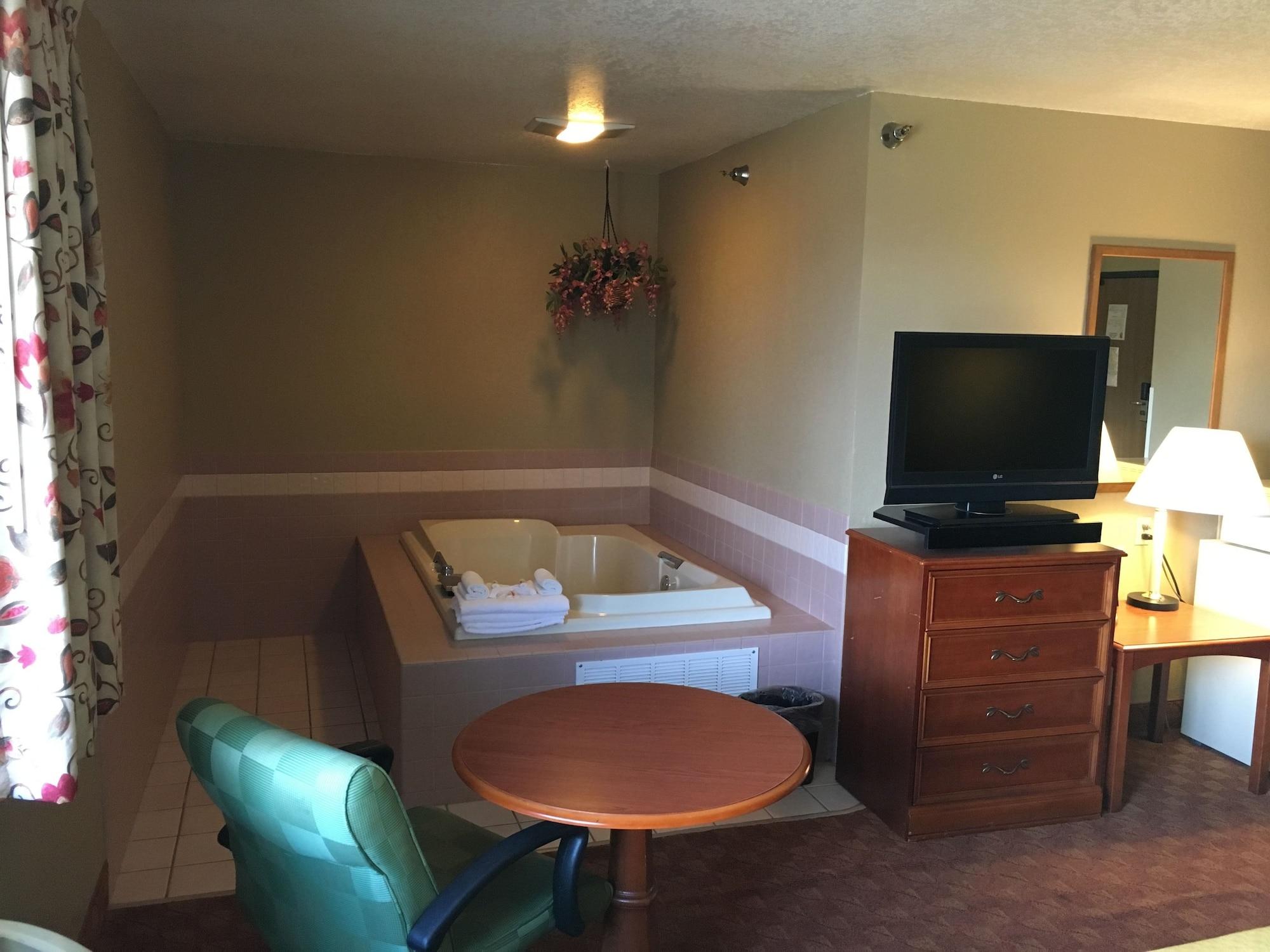 Super 8 By Wyndham Howe Esterno foto