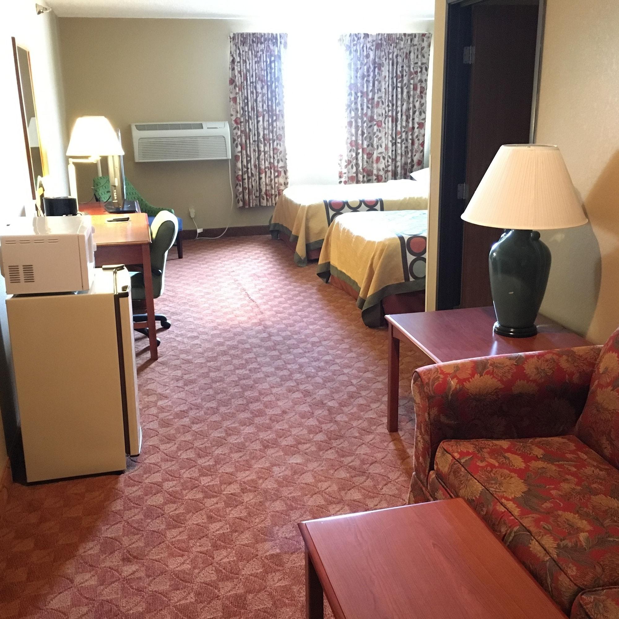 Super 8 By Wyndham Howe Esterno foto