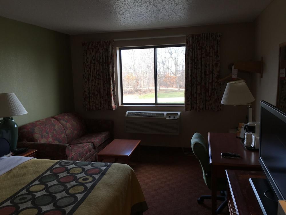 Super 8 By Wyndham Howe Esterno foto