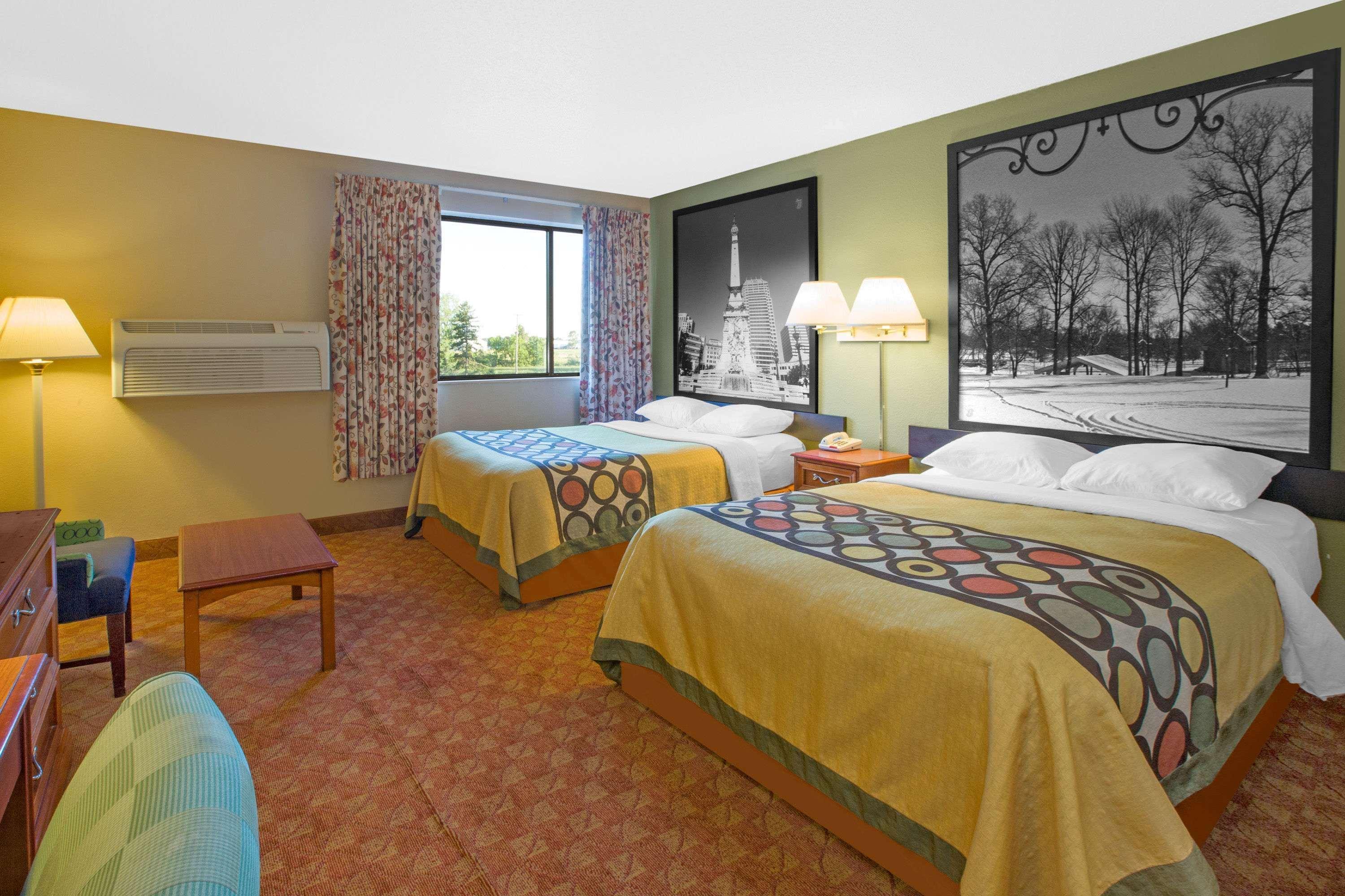 Super 8 By Wyndham Howe Esterno foto