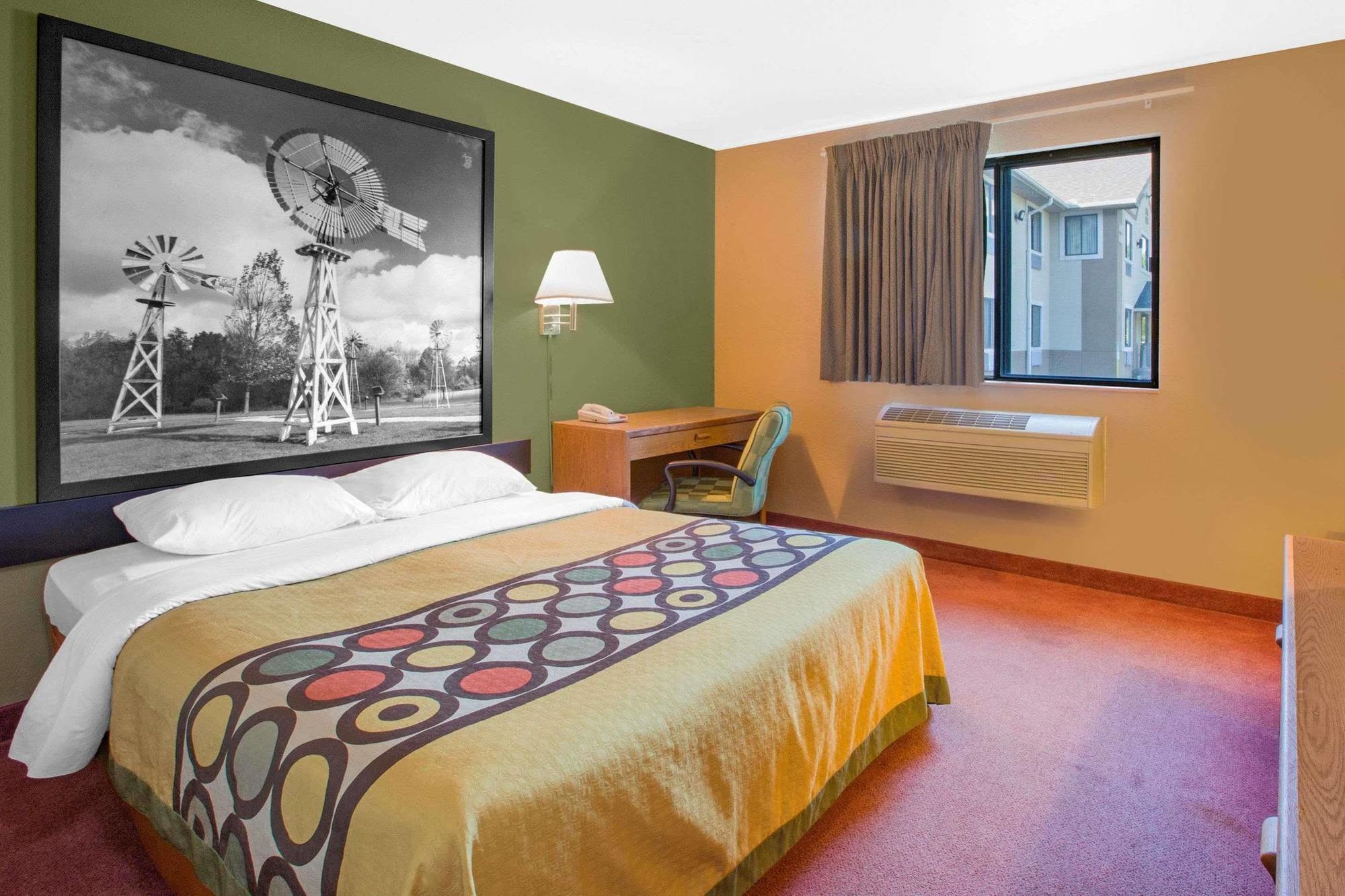 Super 8 By Wyndham Howe Esterno foto